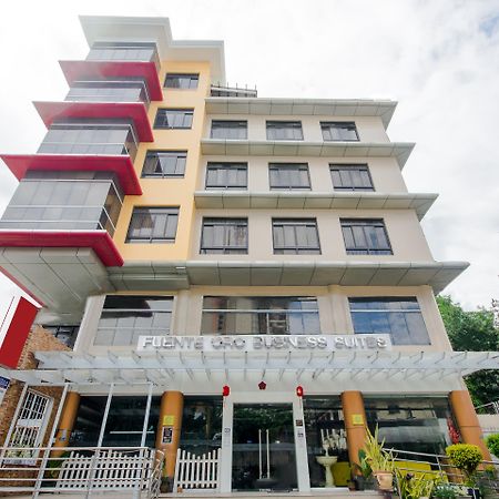 Fuente Oro Business Suites Cebu Powered By Cocotel Esterno foto
