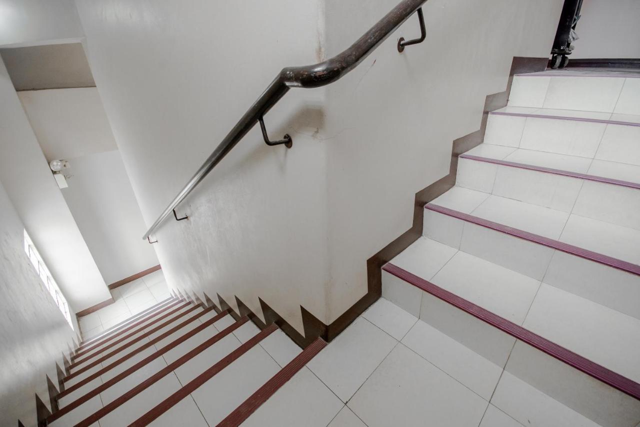Fuente Oro Business Suites Cebu Powered By Cocotel Esterno foto