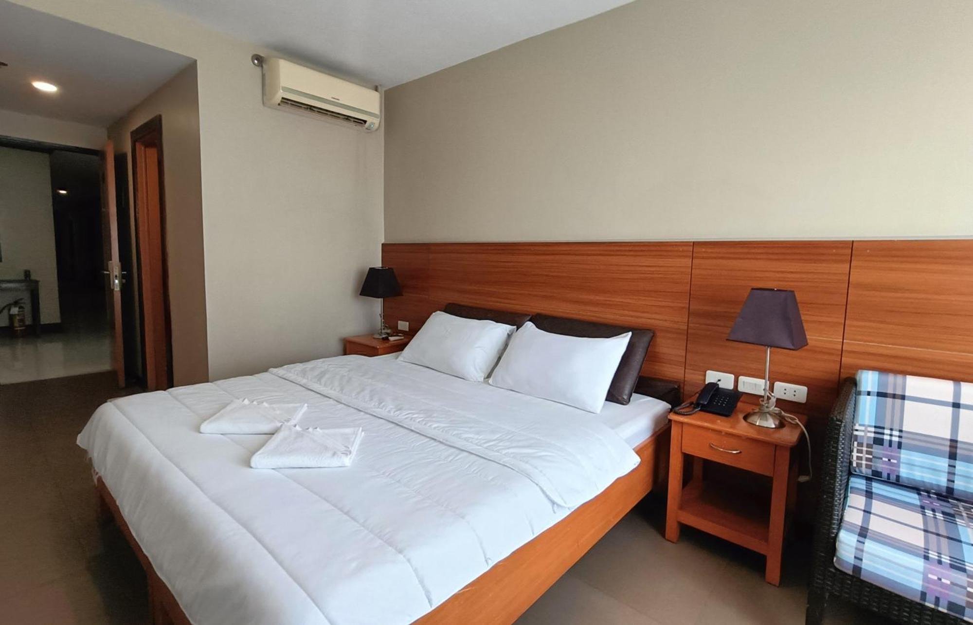 Fuente Oro Business Suites Cebu Powered By Cocotel Esterno foto