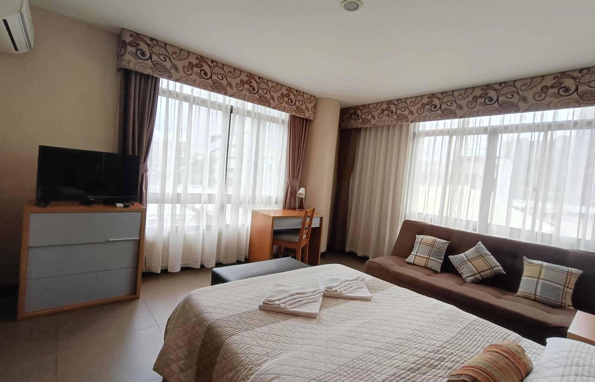 Fuente Oro Business Suites Cebu Powered By Cocotel Esterno foto