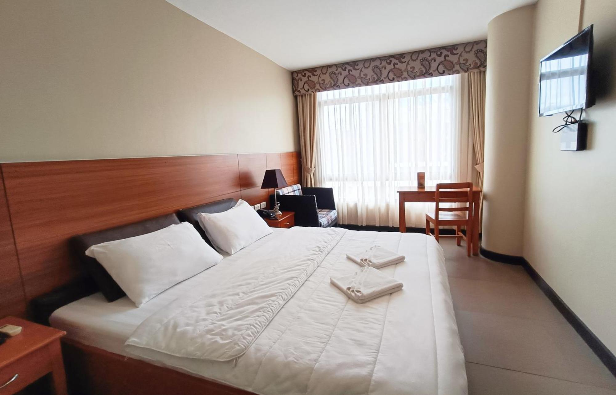 Fuente Oro Business Suites Cebu Powered By Cocotel Esterno foto