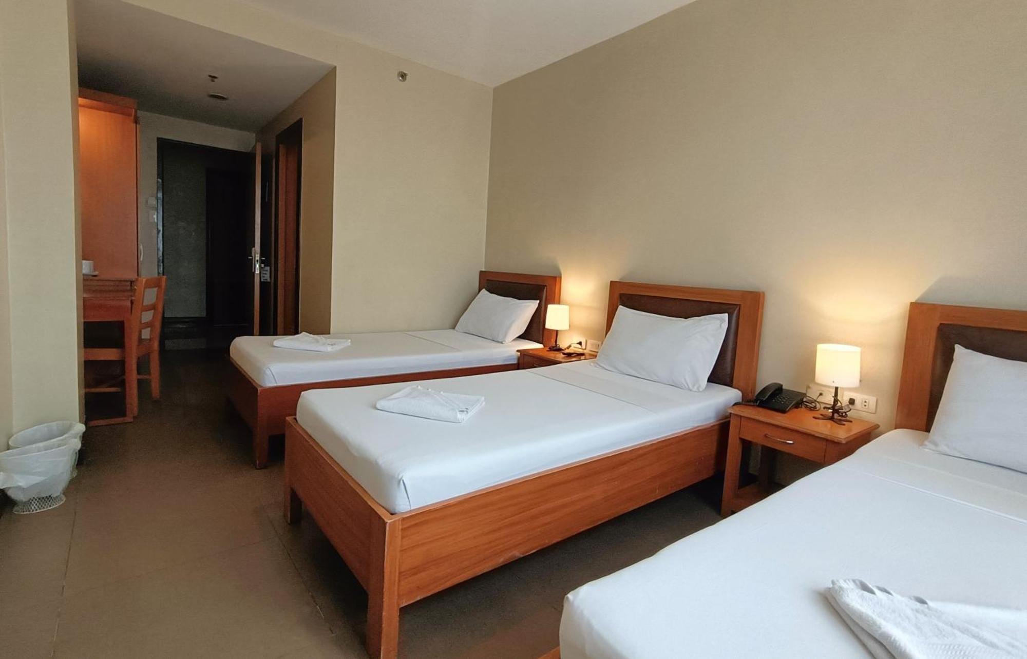 Fuente Oro Business Suites Cebu Powered By Cocotel Esterno foto