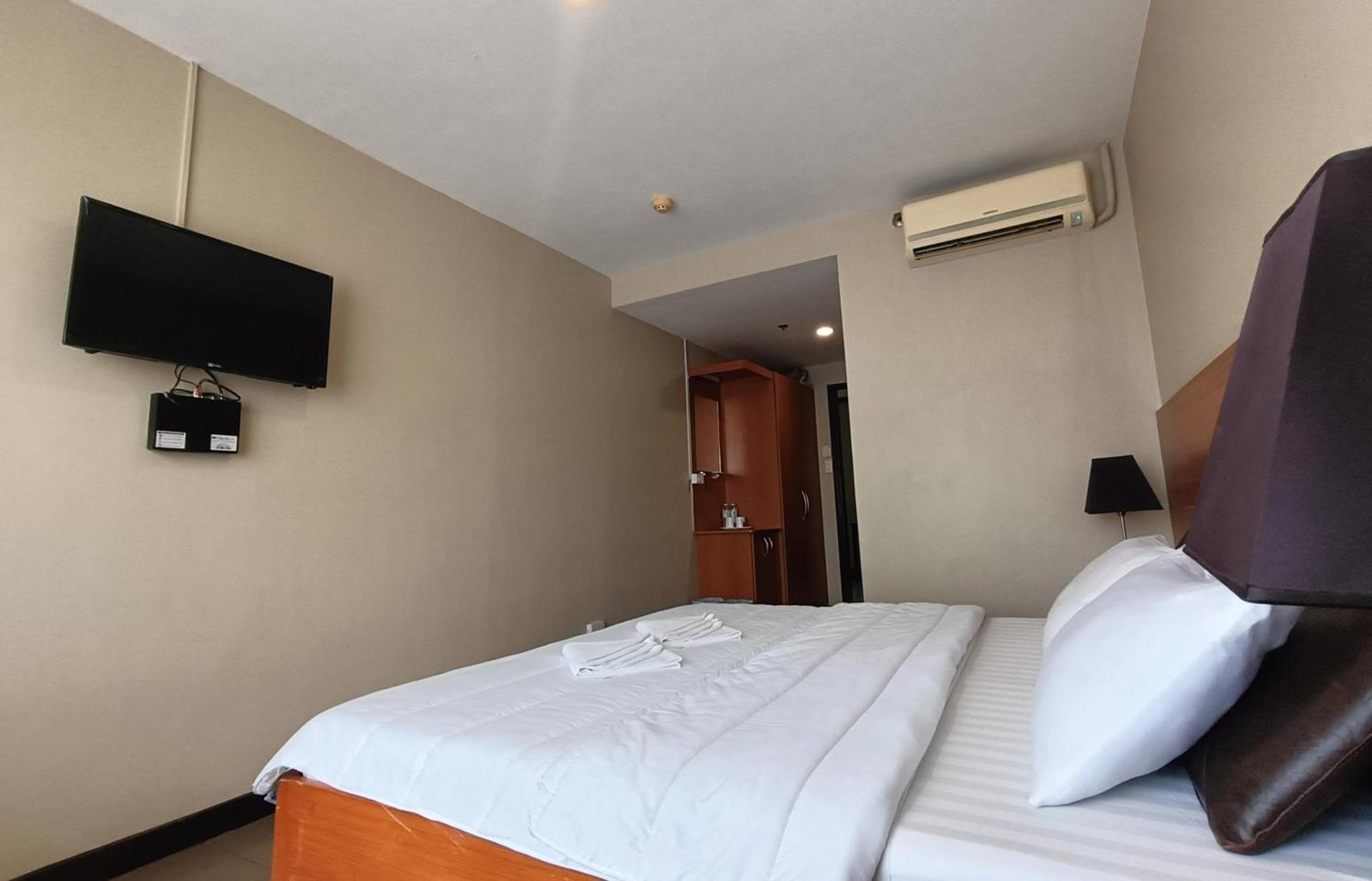 Fuente Oro Business Suites Cebu Powered By Cocotel Esterno foto