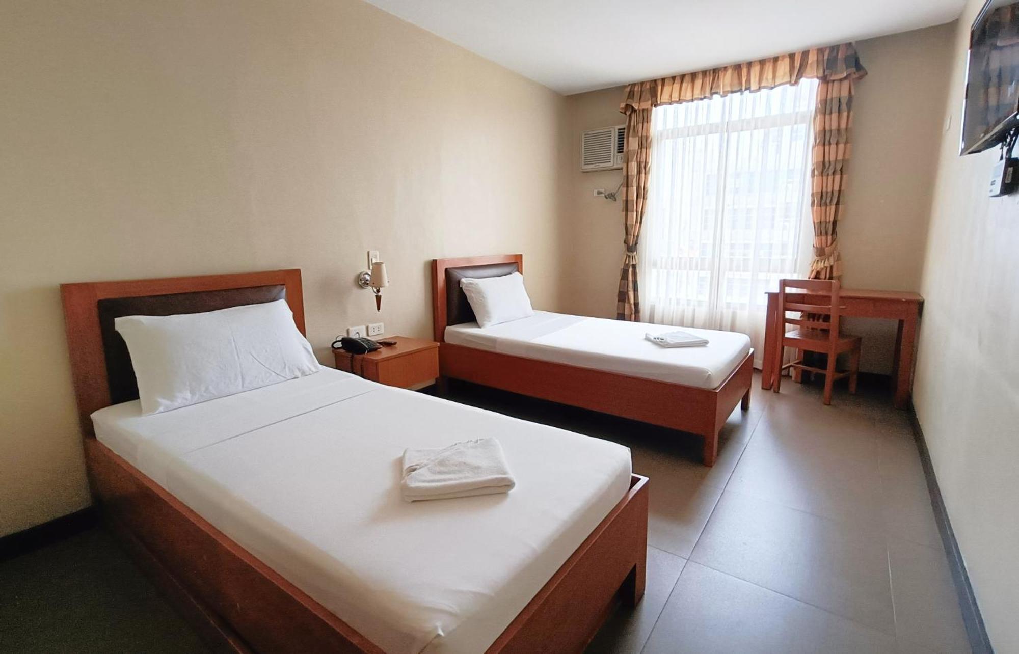 Fuente Oro Business Suites Cebu Powered By Cocotel Esterno foto