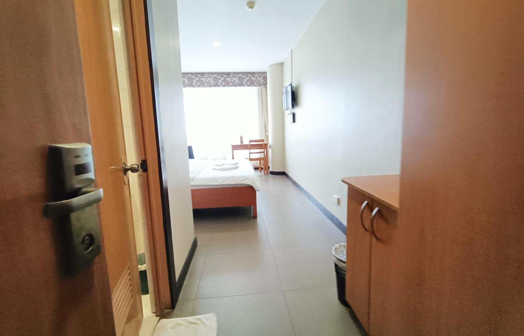 Fuente Oro Business Suites Cebu Powered By Cocotel Esterno foto