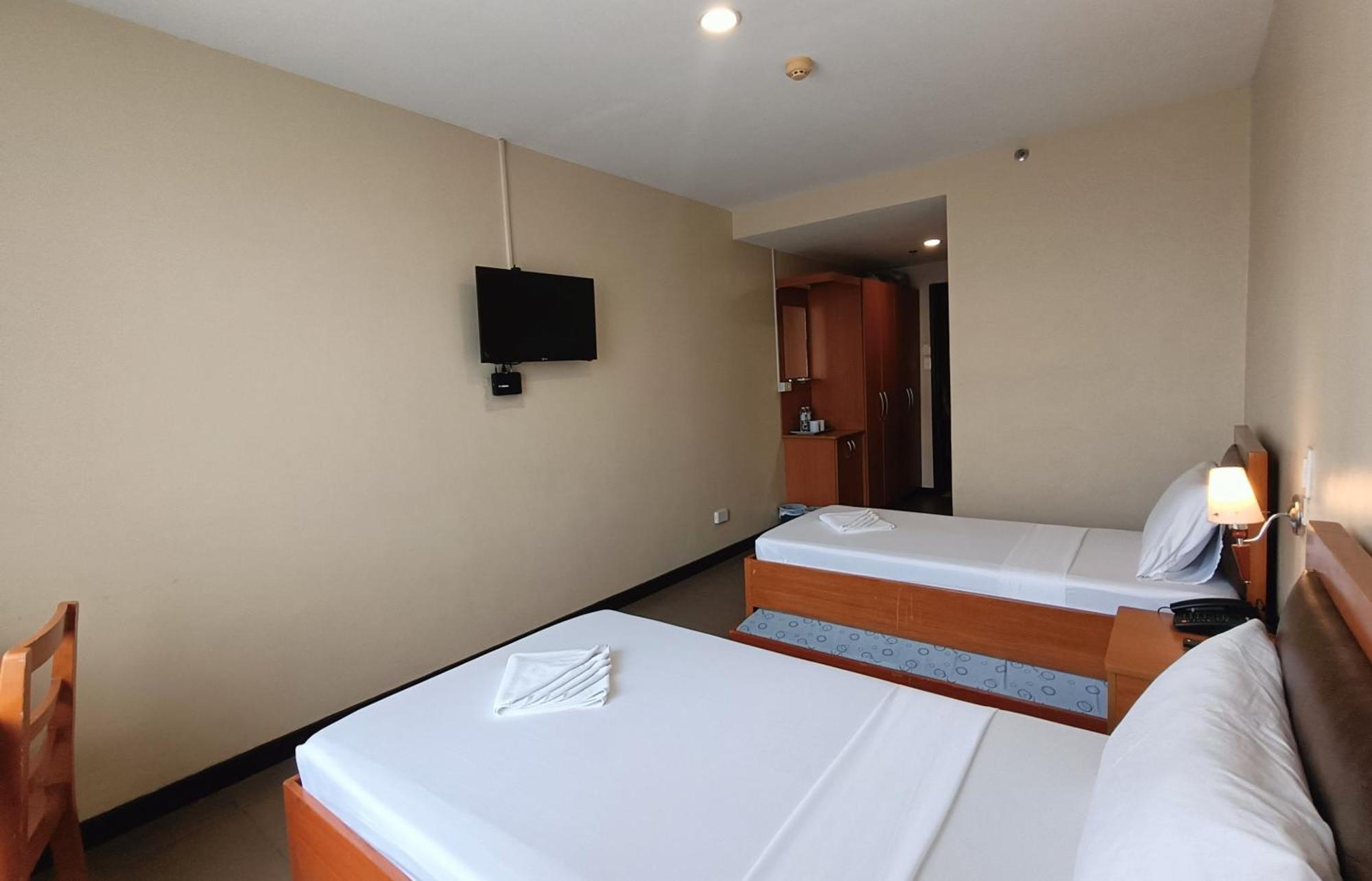 Fuente Oro Business Suites Cebu Powered By Cocotel Esterno foto