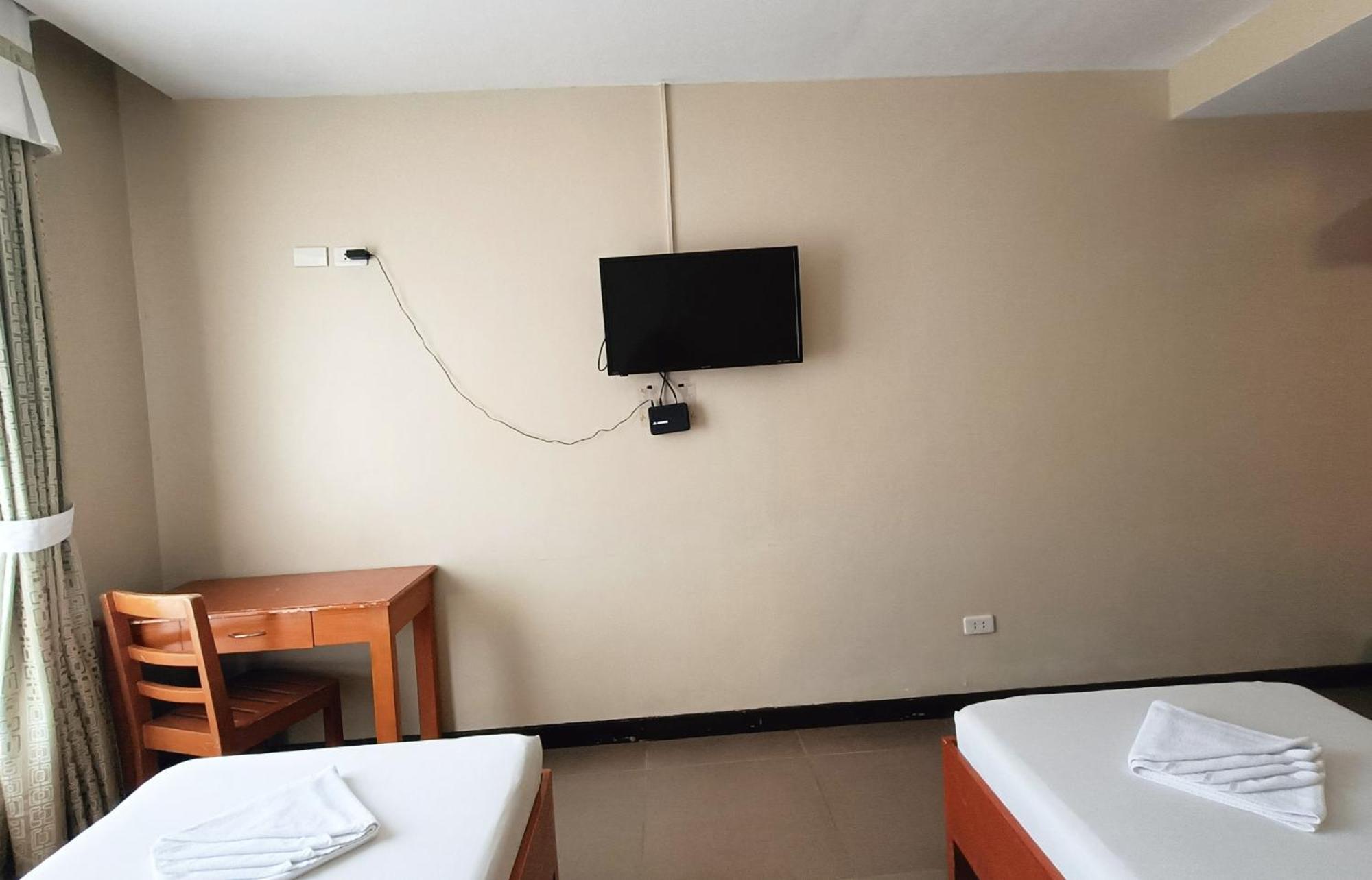 Fuente Oro Business Suites Cebu Powered By Cocotel Esterno foto