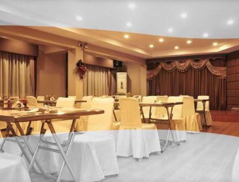 Fuente Oro Business Suites Cebu Powered By Cocotel Esterno foto